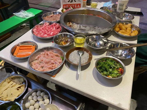 火鍋店驚現活壁虎，市民曝光現場圖引發熱議，商家回應稱系飲品意外